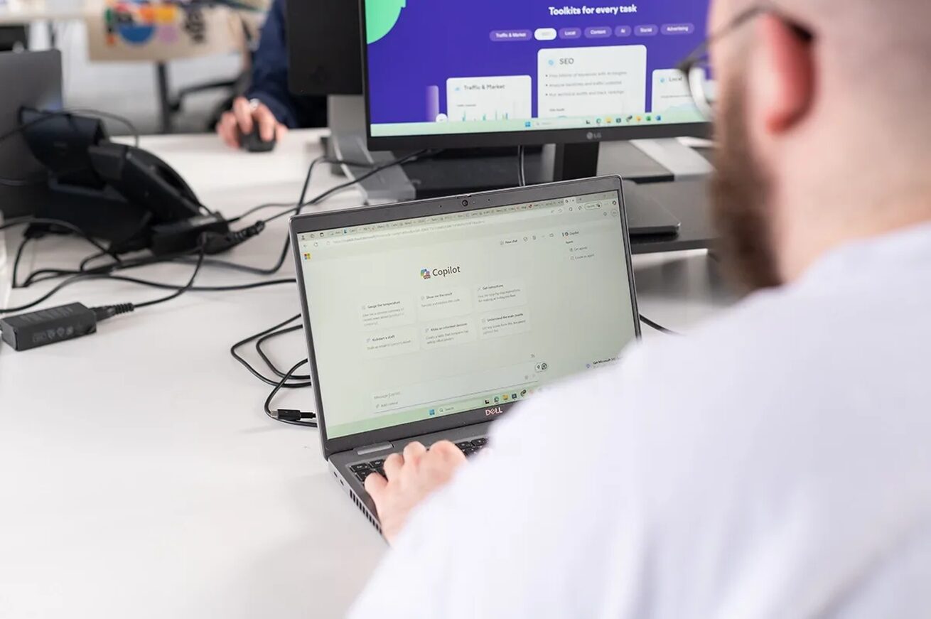 Benefits digital pr business cartwright