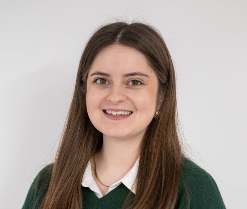 Kali Dennett headshot