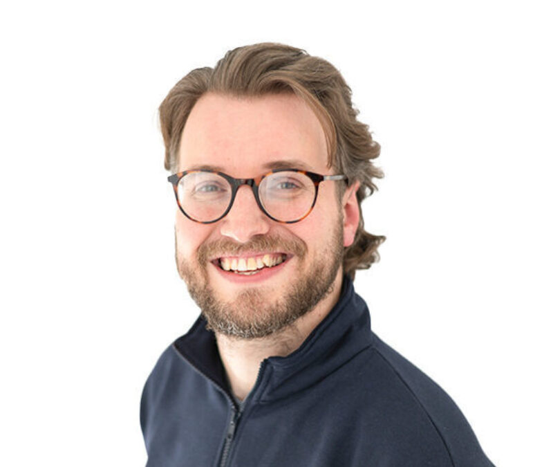Scott Giles headshot